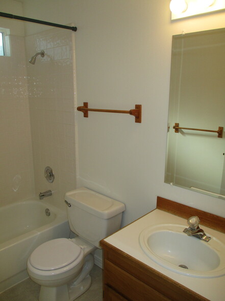 Bathroom #2 - 2521 E Apricot Dr