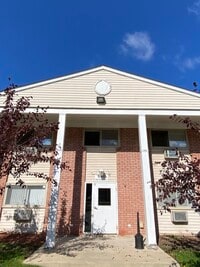 Building Photo - 690 Marilyn Ave