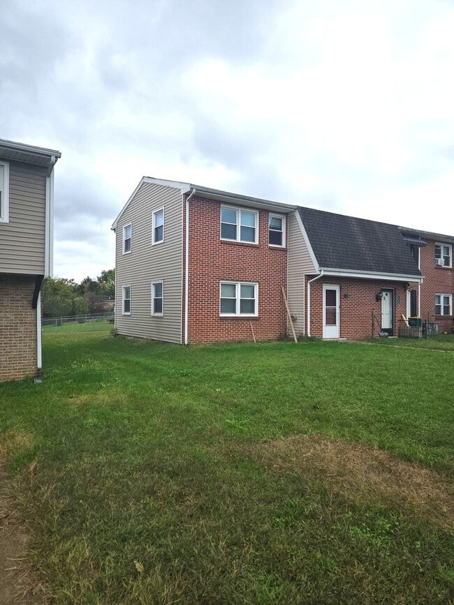 Building Photo - Newly renovated, affordable, 3 bed/1 bath ...