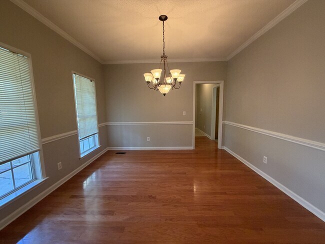 Building Photo - 230 Clinton Crossing Dr