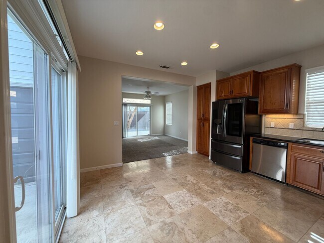 Building Photo - 1015 Lotz Way