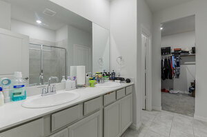 Building Photo - $750 Off First Month’s Rent with 18-Month ...
