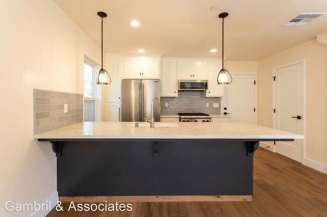 Building Photo - 2 br, 1.5 bath House - 1160 Leff Street