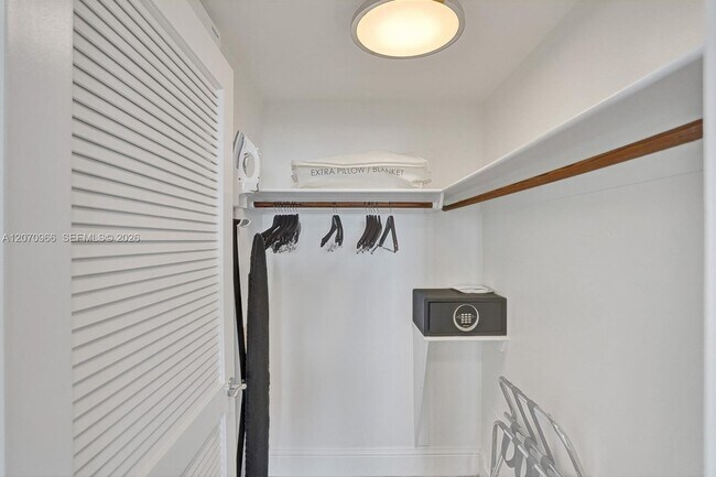 Building Photo - 4401 Collins Ave