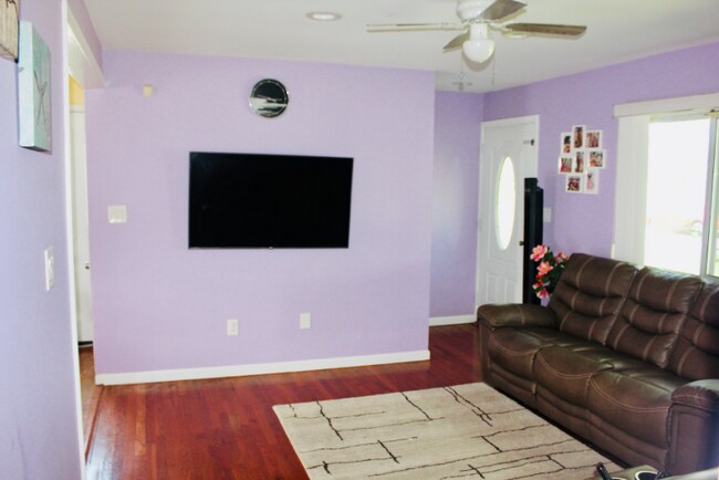 Building Photo - 33615 Viceroy Dr
