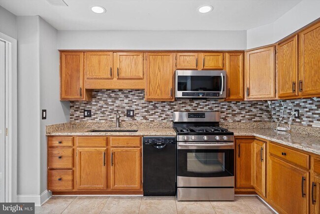 Building Photo - 3895 Steppes Ct