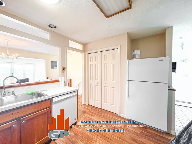 Building Photo - 243 Eastview Cir