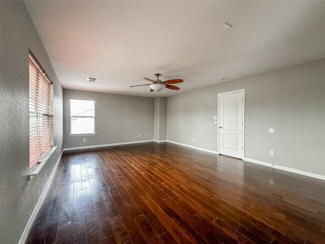 Building Photo - 5739 Westminster Village Dr