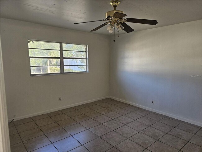 Building Photo - ESSEX PARK VILLAGE  UNIT C