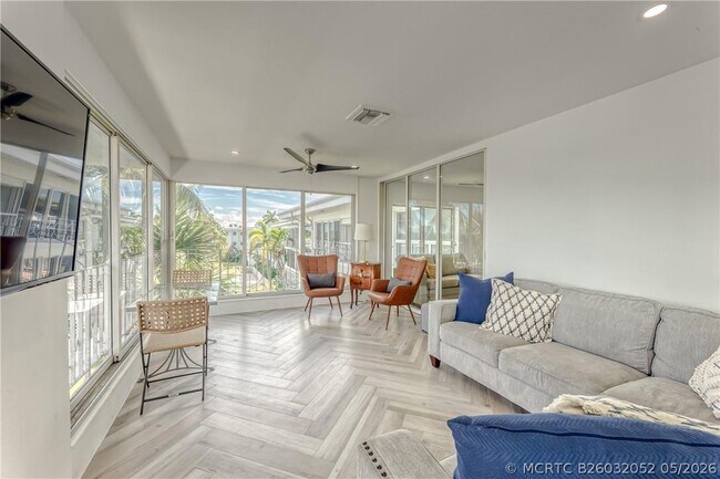 Building Photo - 2717 Yacht Club Blvd