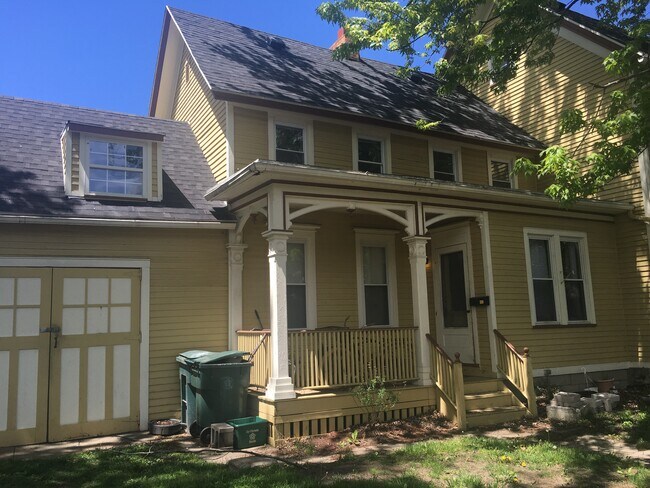 Primary Photo - 76 Alexander St