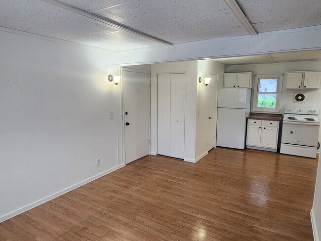 Building Photo - 1709 Warwick Wy