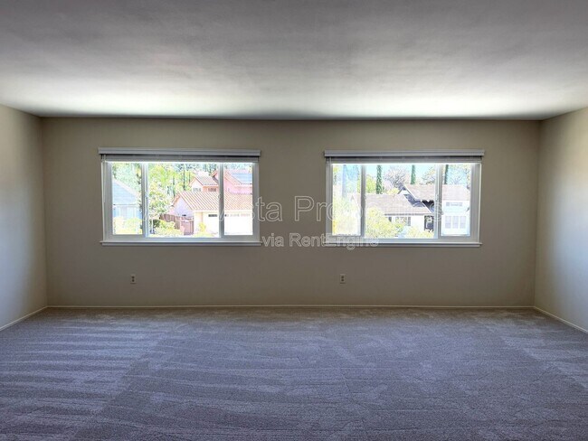 Building Photo - 12480 Escala Ln