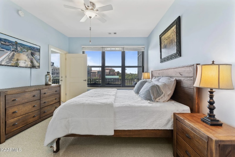 Building Photo - 445 W Blount Ave