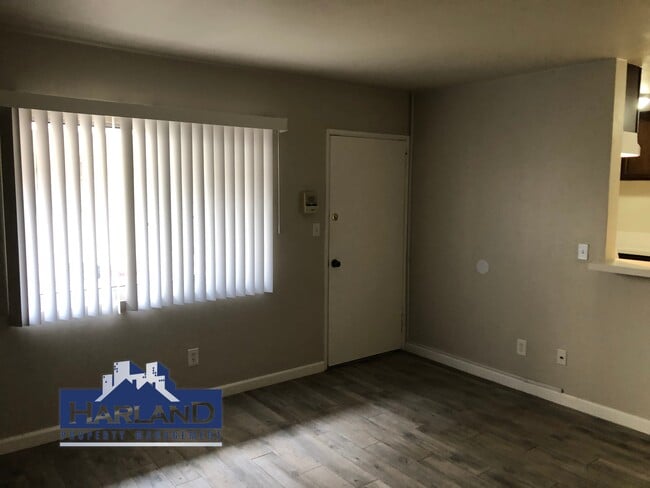 Building Photo - 1043 B Ave