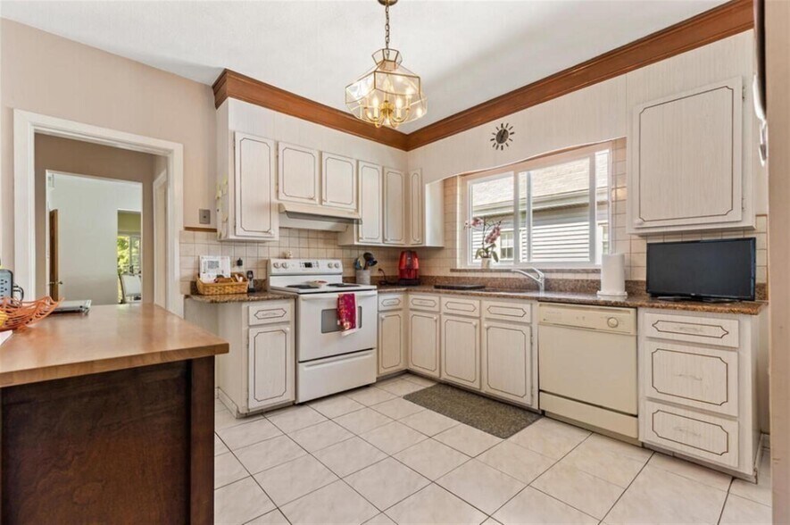 Building Photo - 38 George St