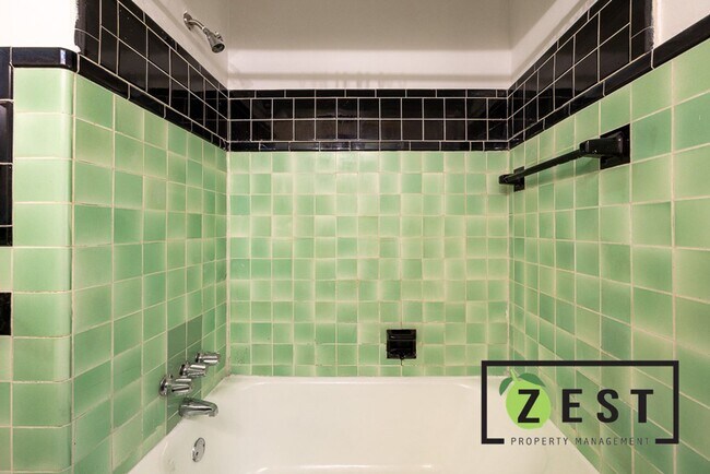 Building Photo - 17352 Roselawn St