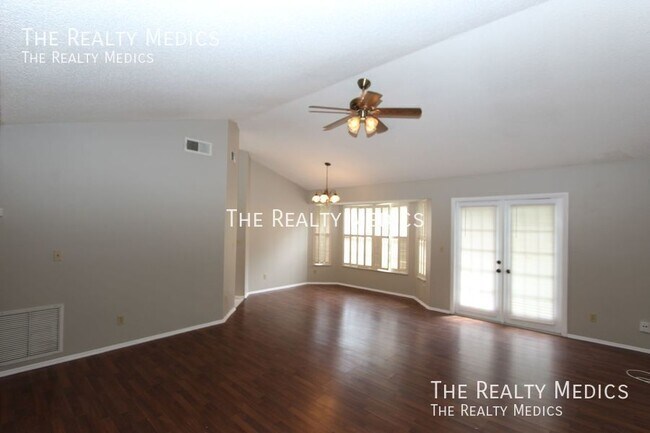 Building Photo - 153 Becky Thatcher Ct