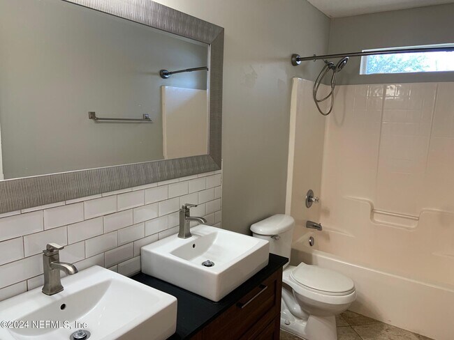 Building Photo - 9226 Hawks Run Ln