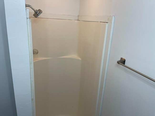 Building Photo - 707 S 17th St