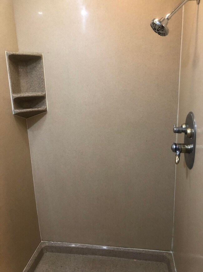 Separate Shower - 2098 Cowden Ave