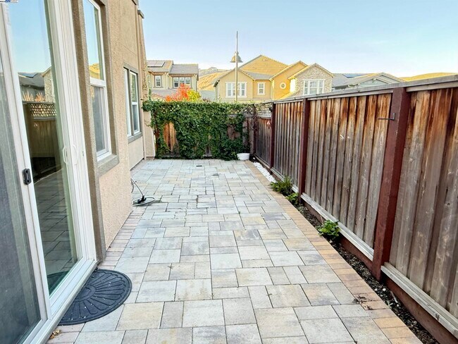 Building Photo - 1802 Paloma Ct