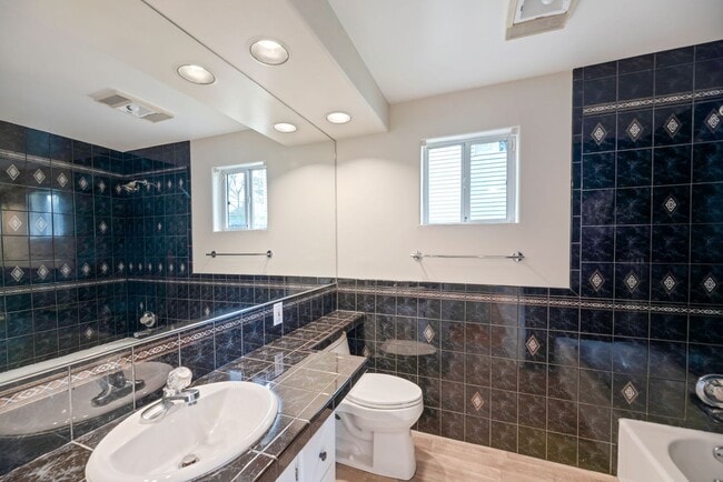 Building Photo - Short term Rental 6 month lease term only