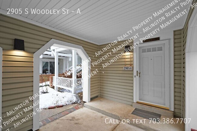 Building Photo - 2905 S Woodley St