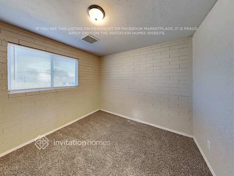Building Photo - 5615 West Campbell Ave