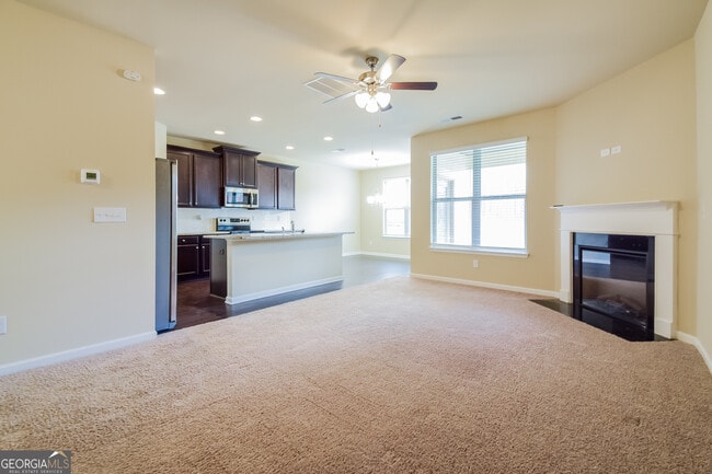 Building Photo - 1605 Danube Ct