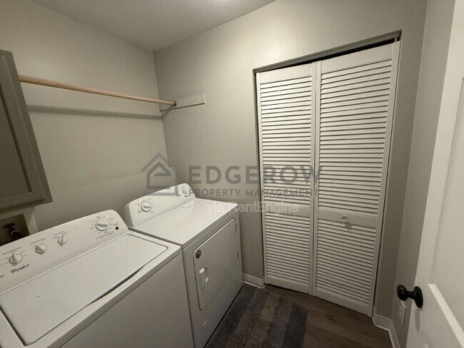 Building Photo - 4254 Peak Ln NE