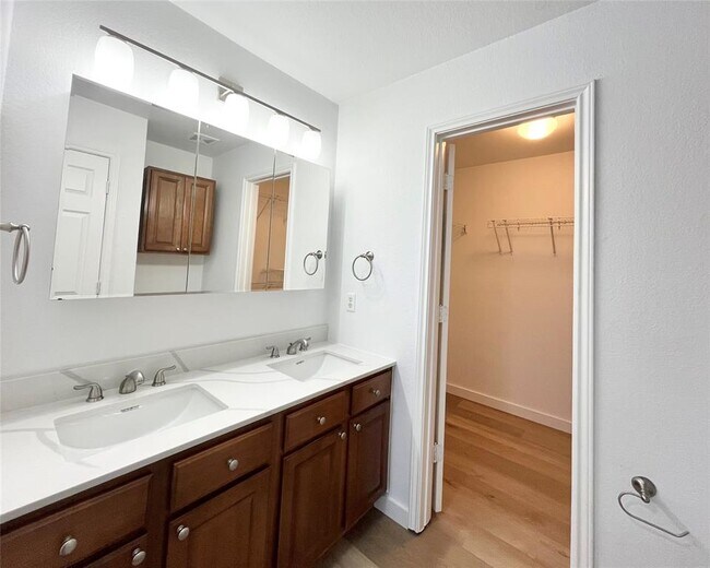 Building Photo - 282 Black Cap Run