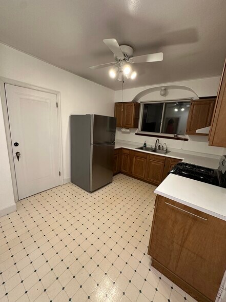 Building Photo - 1054 Rutledge Ave