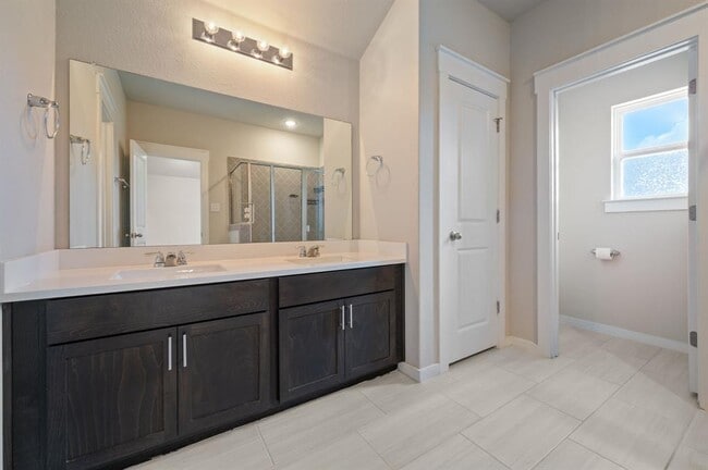 Building Photo - 2228 Rocoso Trl