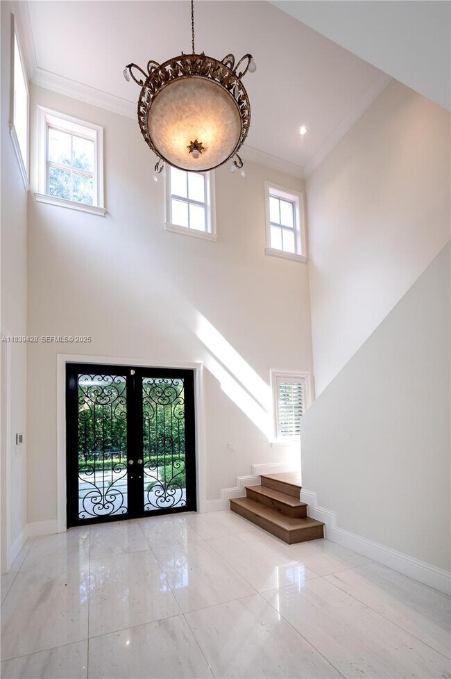 Building Photo - 680 Destacada Ave