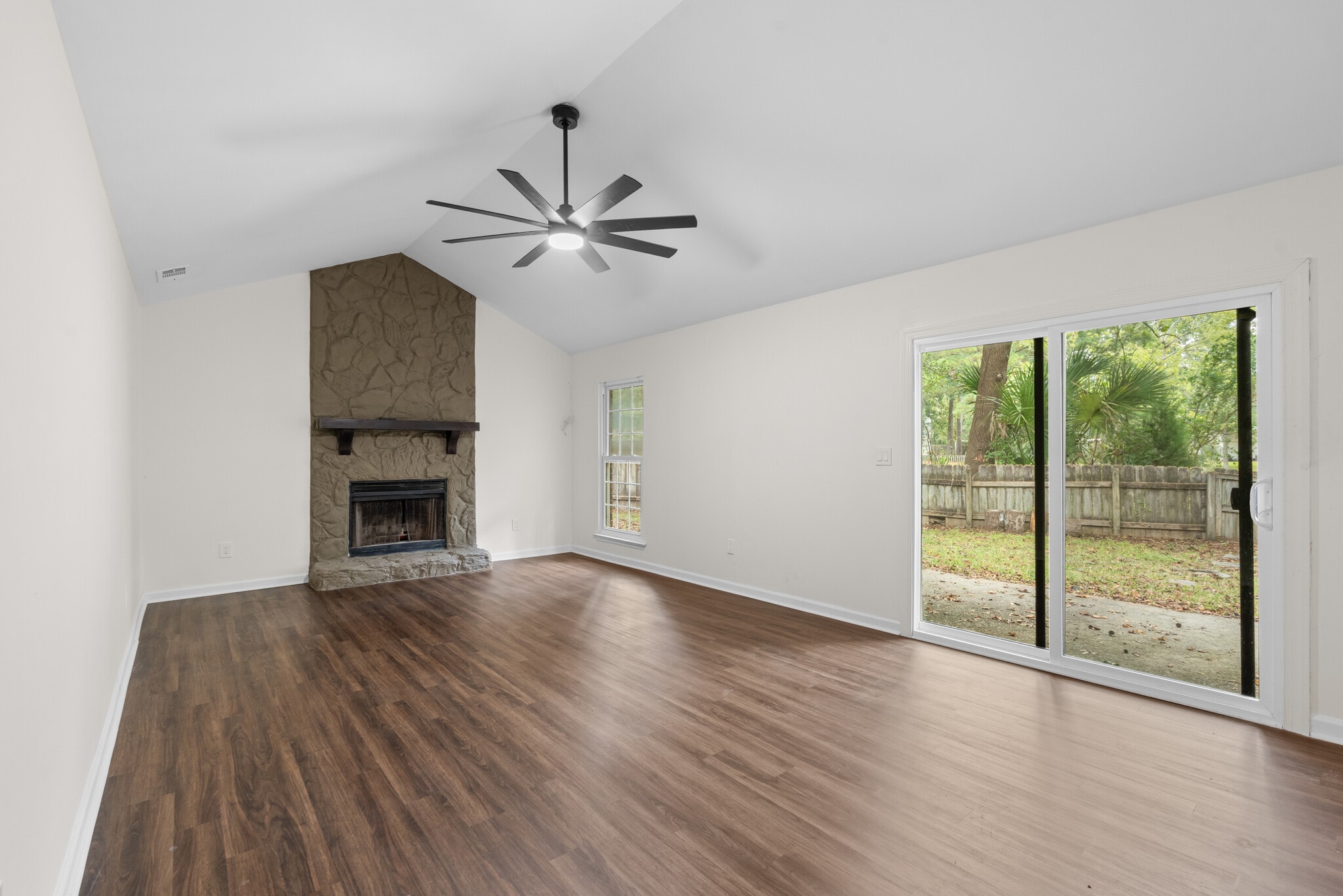 Building Photo - 16 Bitterroot Ln