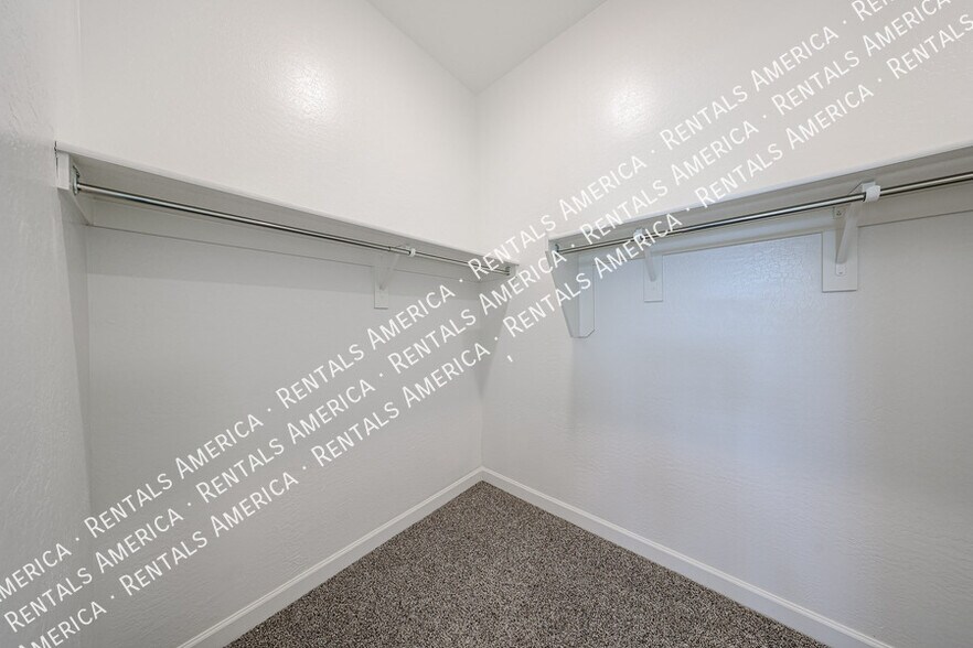 Building Photo - 2131 East Charlotte Dr