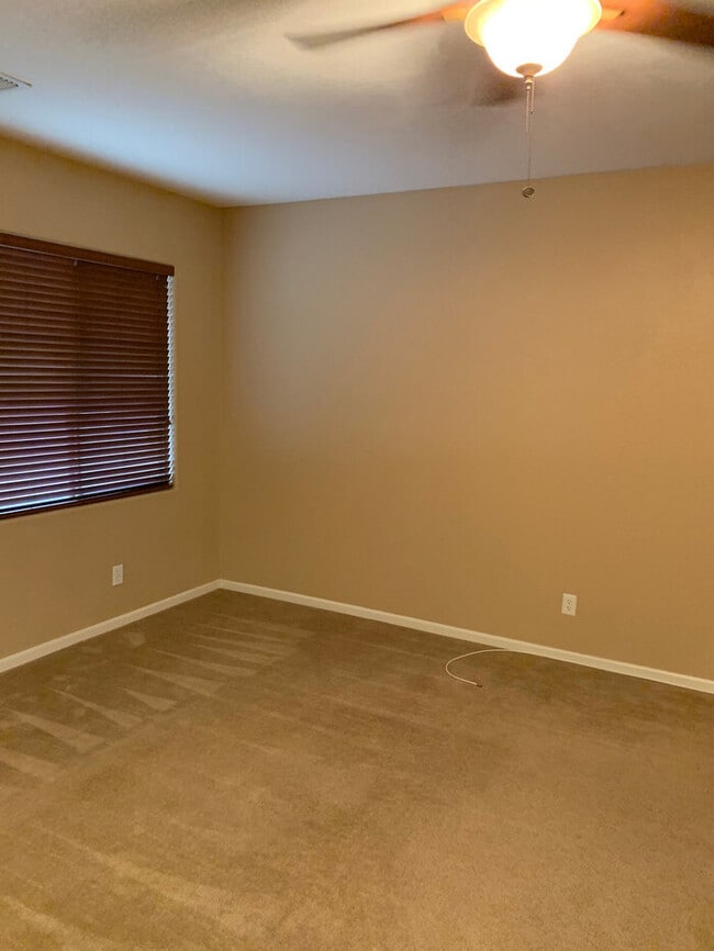 Building Photo - Very Nice 3 bedroom 2 bath home with a guest house