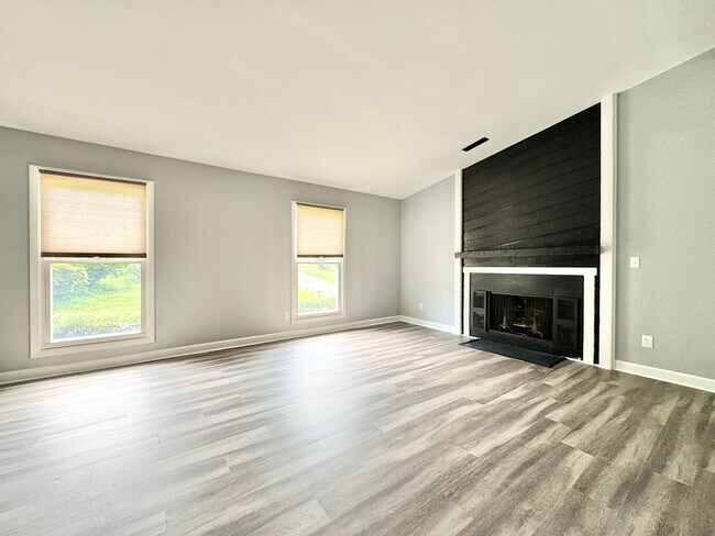 Building Photo - 3BD/2BA home in Holden Farms!