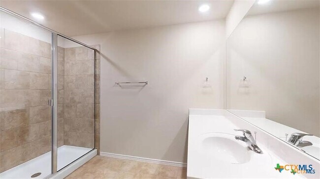 Building Photo - 9605 Murandy Dr