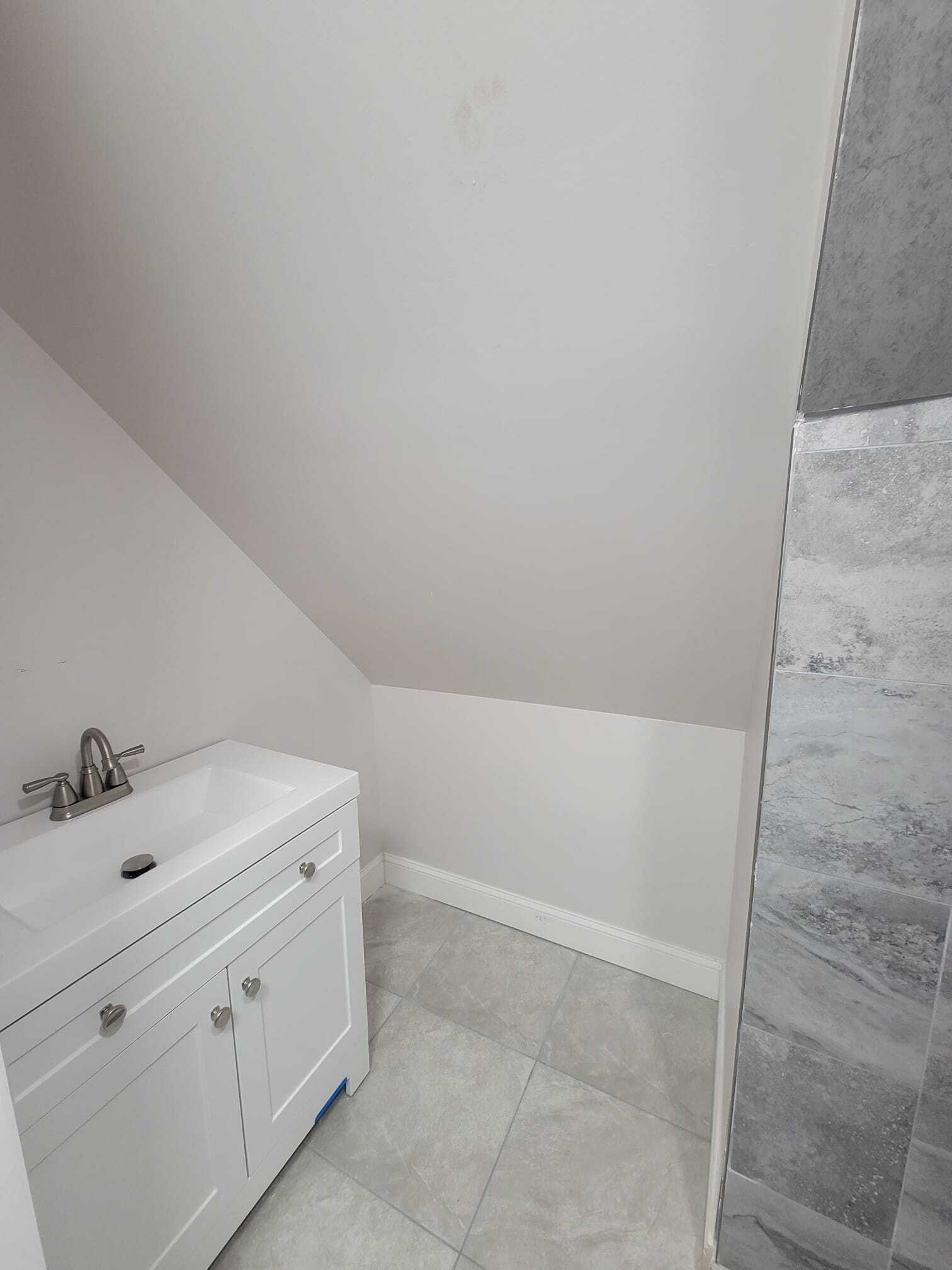 bathroom - 181 S 11th St