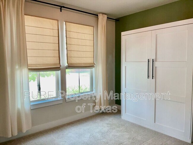 Building Photo - 8315 Laughlin Ln