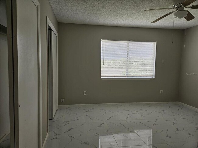 Building Photo - 672 Leslie Ct