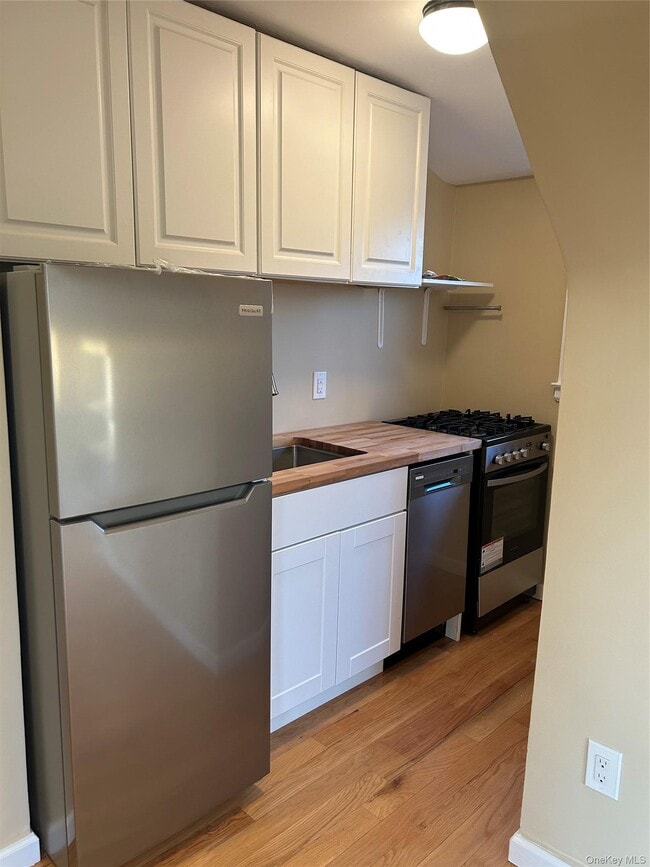 Building Photo - 631 W Market St