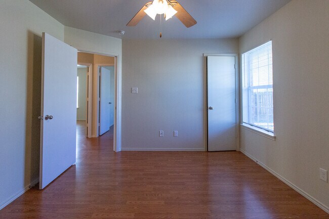 Building Photo - 6412 Temora Loop