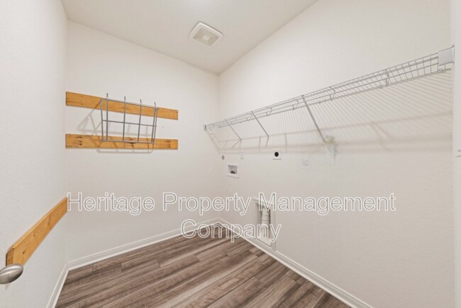 Building Photo - 6028 Pearl Mdw