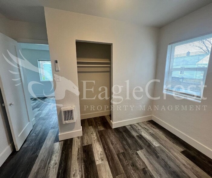 Building Photo - Roseville Lane Apartments