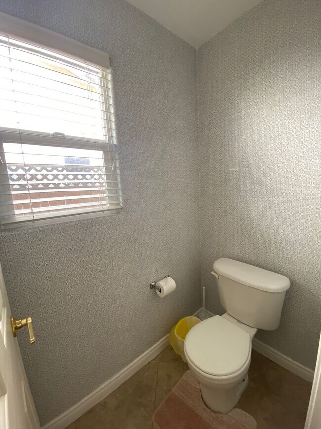 Building Photo - Gated Community of Grand Island in Seven Oaks 2 BD 2 BA Gorgeous House