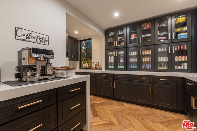 Building Photo - 1095 Chula Vista Pl