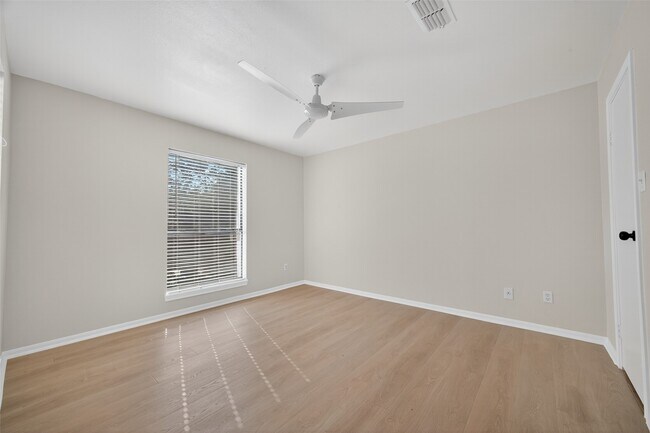 Building Photo - 7447 Cambridge St